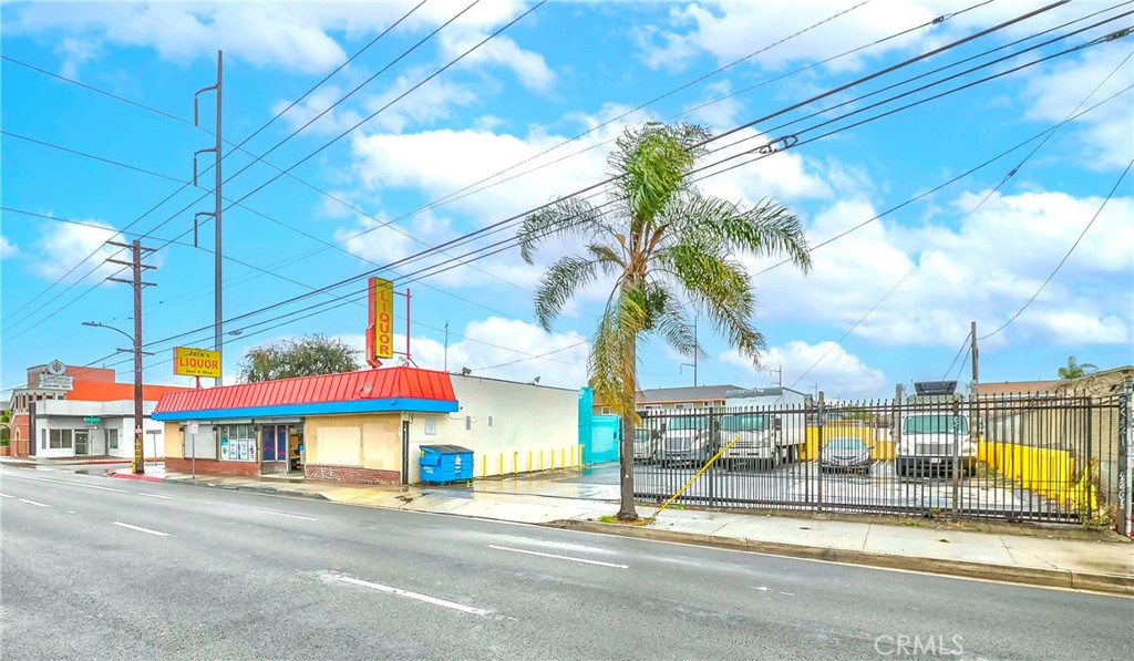 4700 W Imperial Property Photo 2