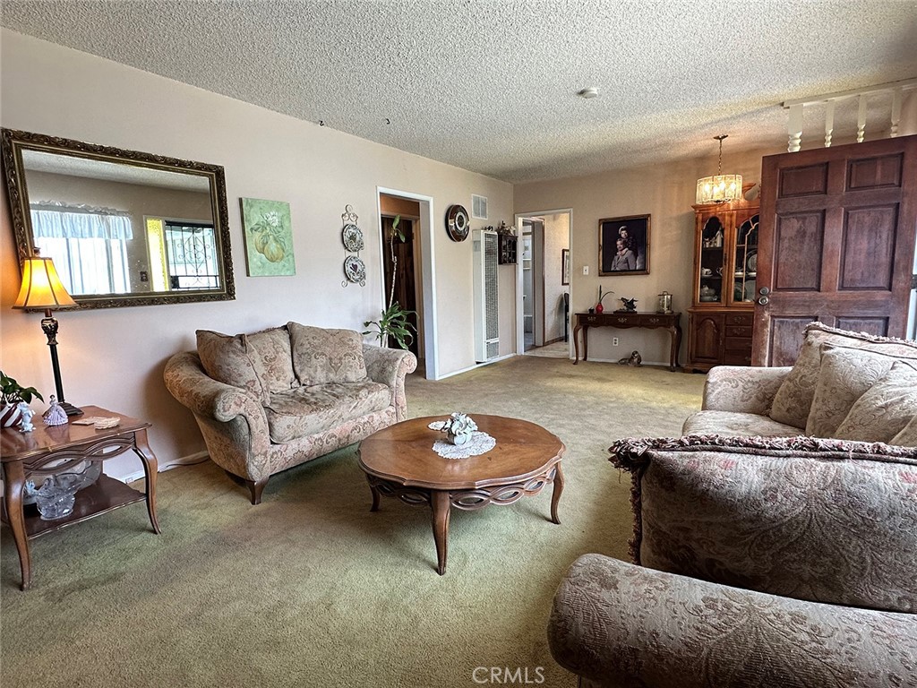 23117 Meyler Ave Property Photo 3