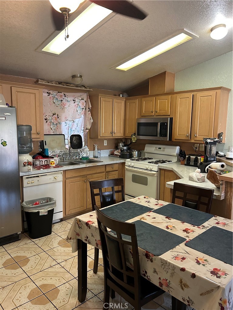 250 N Linden Property Photo 7
