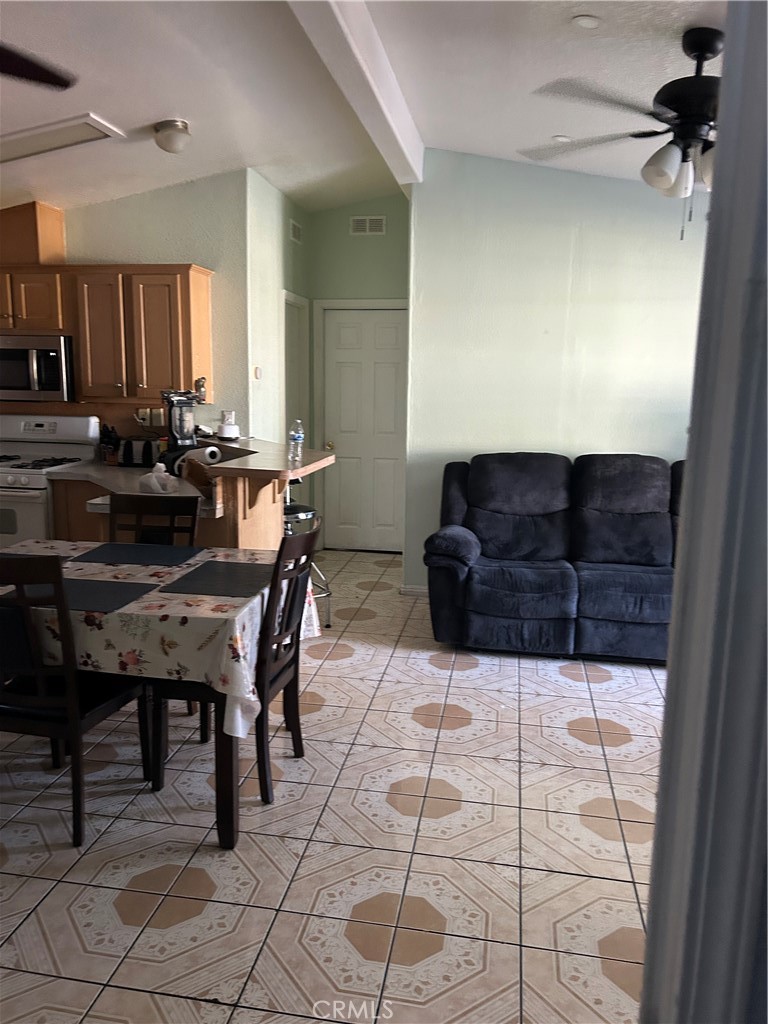 250 N Linden Property Photo 8