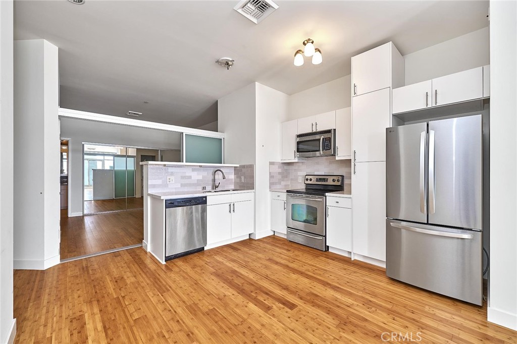 3810 Wilshire 1904 Property Photo 5