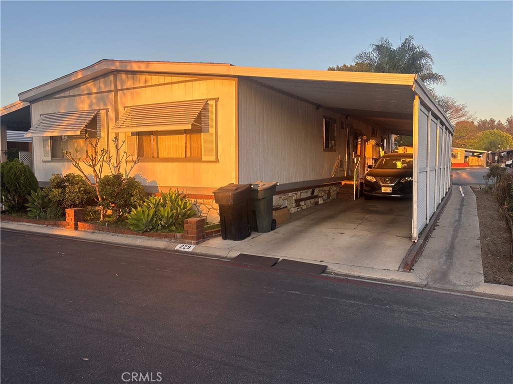 1919 229 W Coronet 229 Property Photo