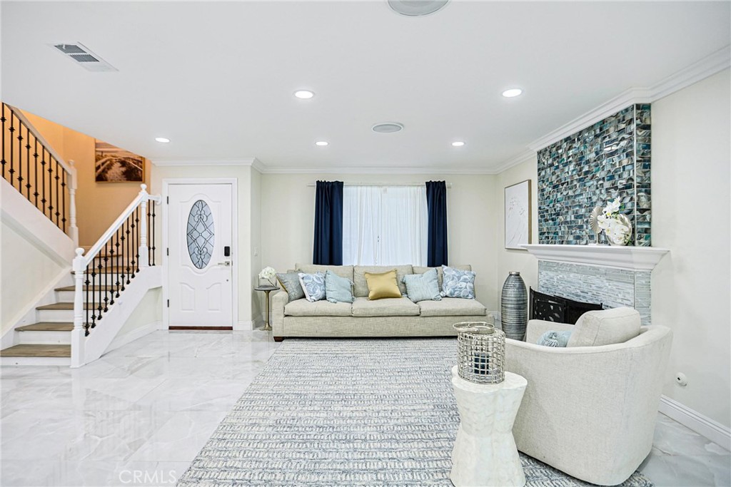 17230 San Lorenzo Circle Property Photo 4