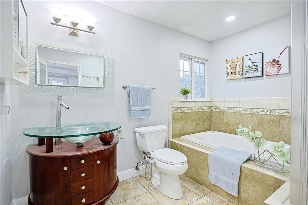 17230 San Lorenzo Circle Property Photo 21
