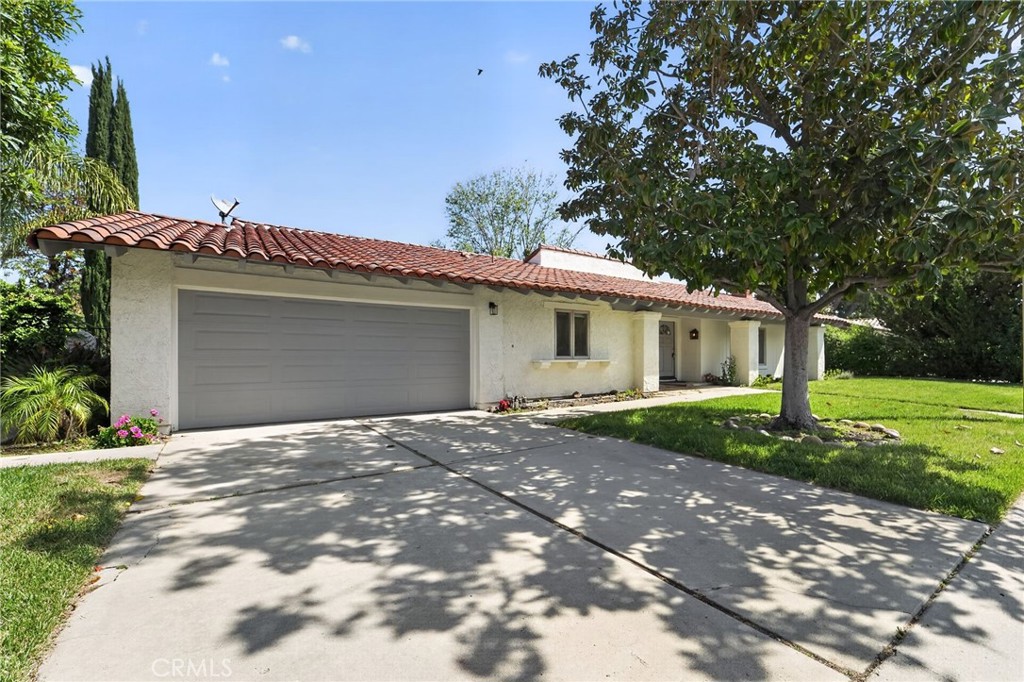 2257 Glastonbury Property Photo 1