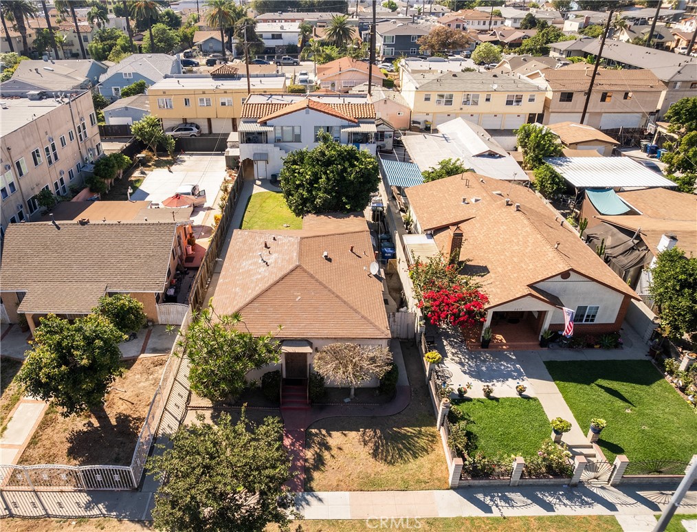 7015 Templeton Property Photo 4