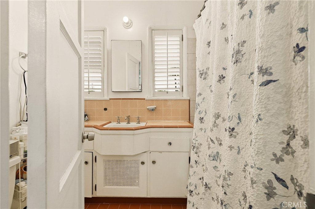 7015 Templeton Property Photo 32