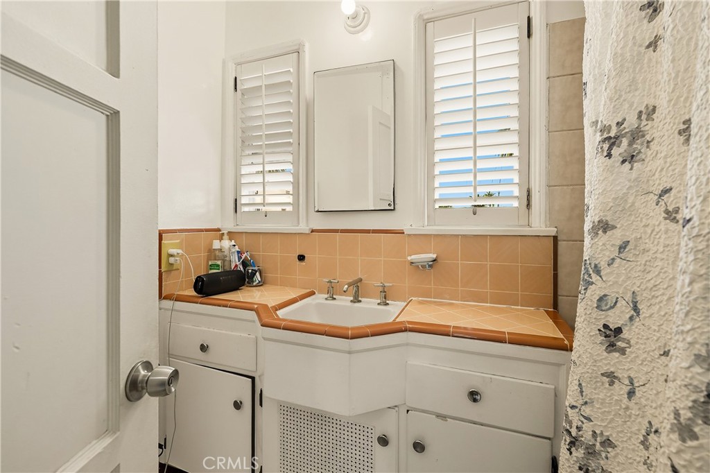 7015 Templeton Property Photo 33