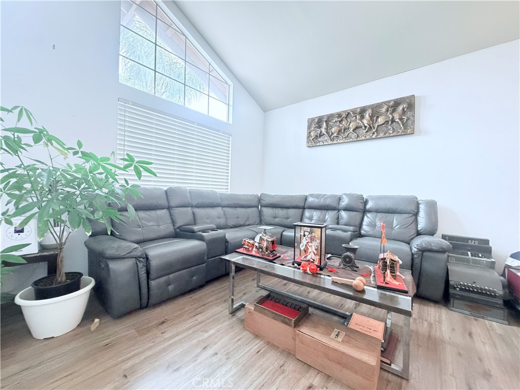 32445 Skylark Property Photo 5