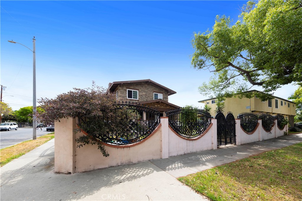 603 S Orange Property Photo 2