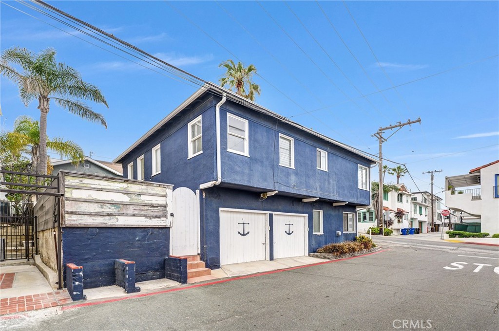 121 35th Property Photo 6