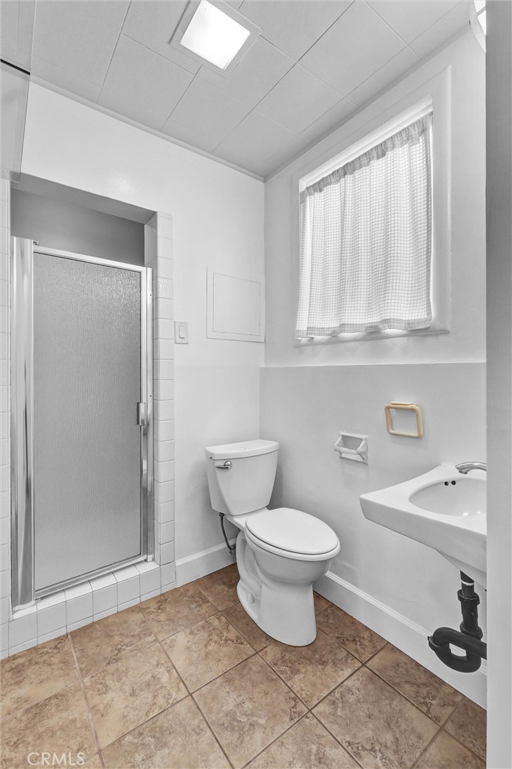 121 35th Property Photo 15