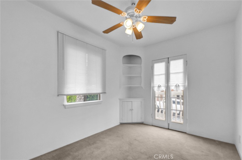 121 35th Property Photo 18