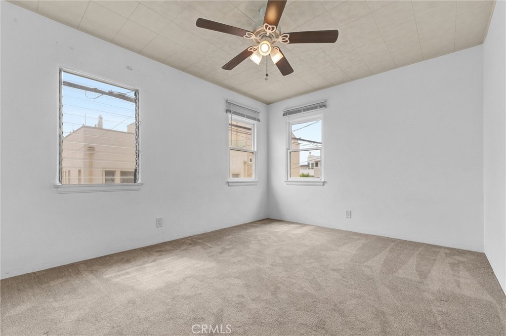 121 35th Property Photo 30