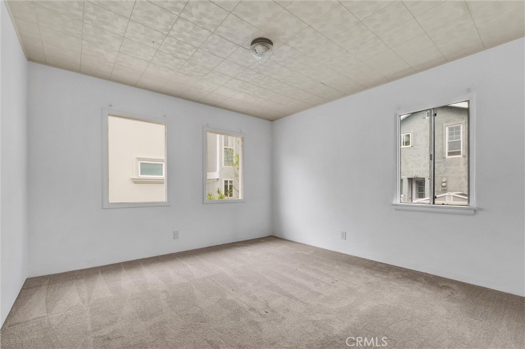 121 35th Property Photo 31