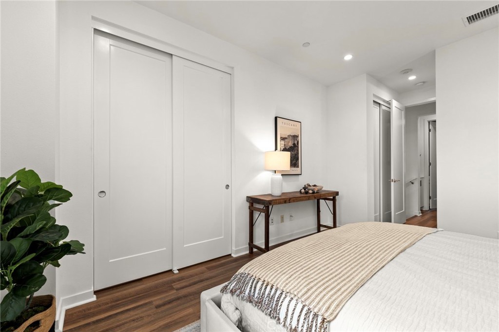 210 Placemark Property Photo 23