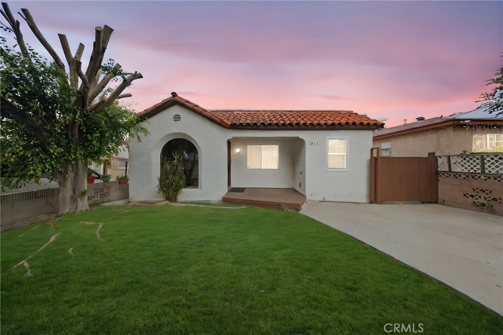 1311 W R Property Photo 2
