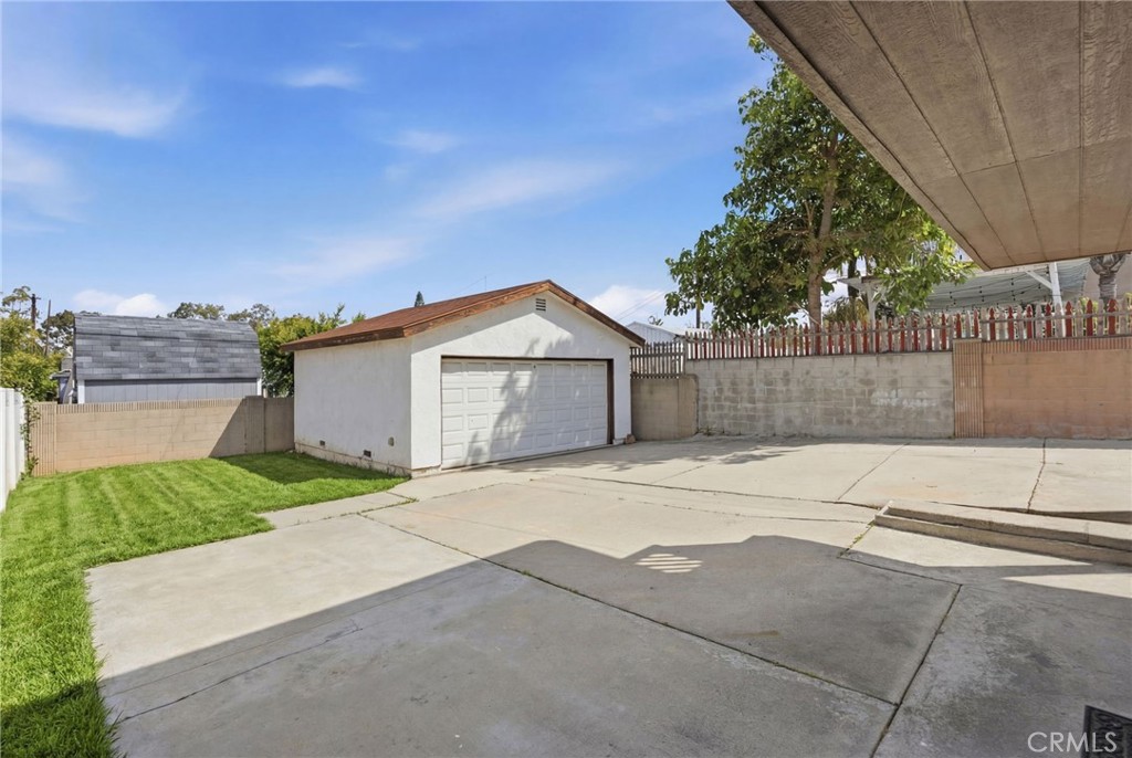 1311 W R Property Photo 4