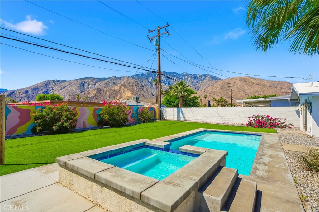 431 W Avenida Cerca Property Photo 3