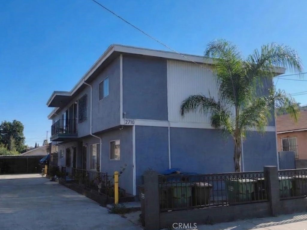 2710 Queen Property Photo 1