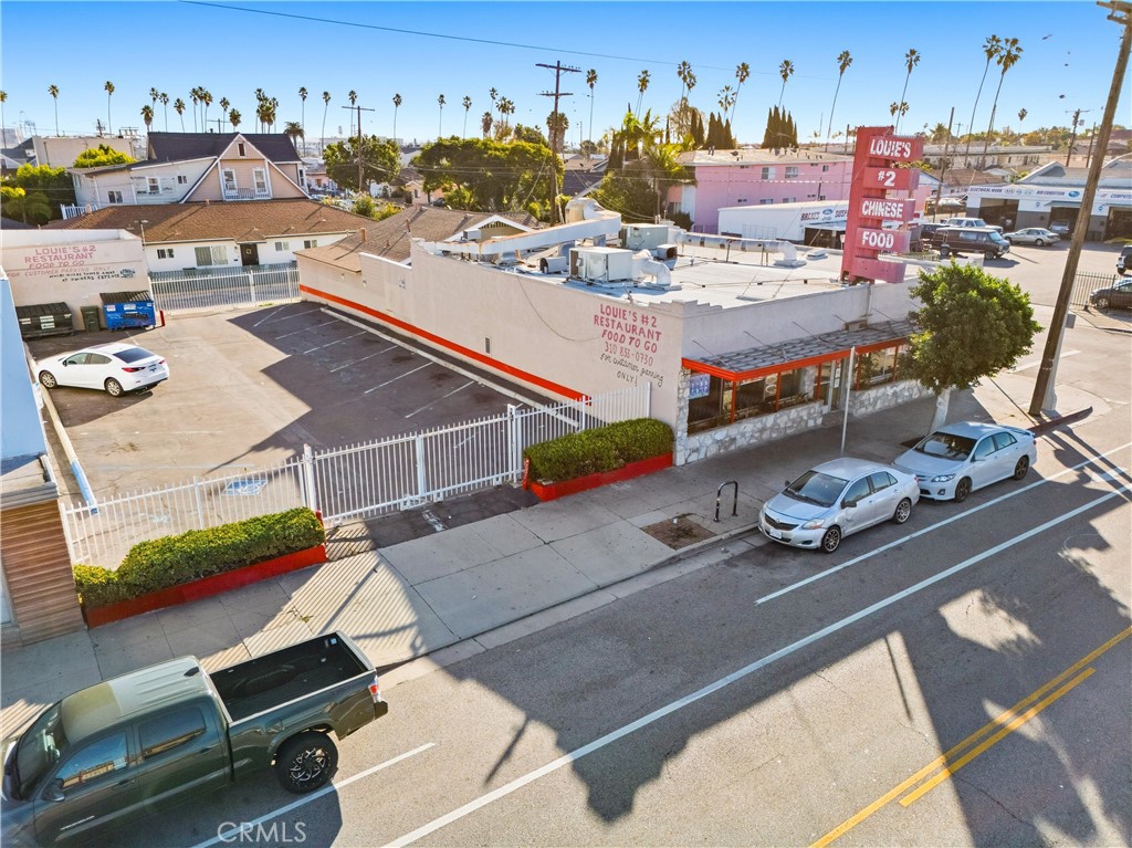 1930 S Pacific Property Photo 1