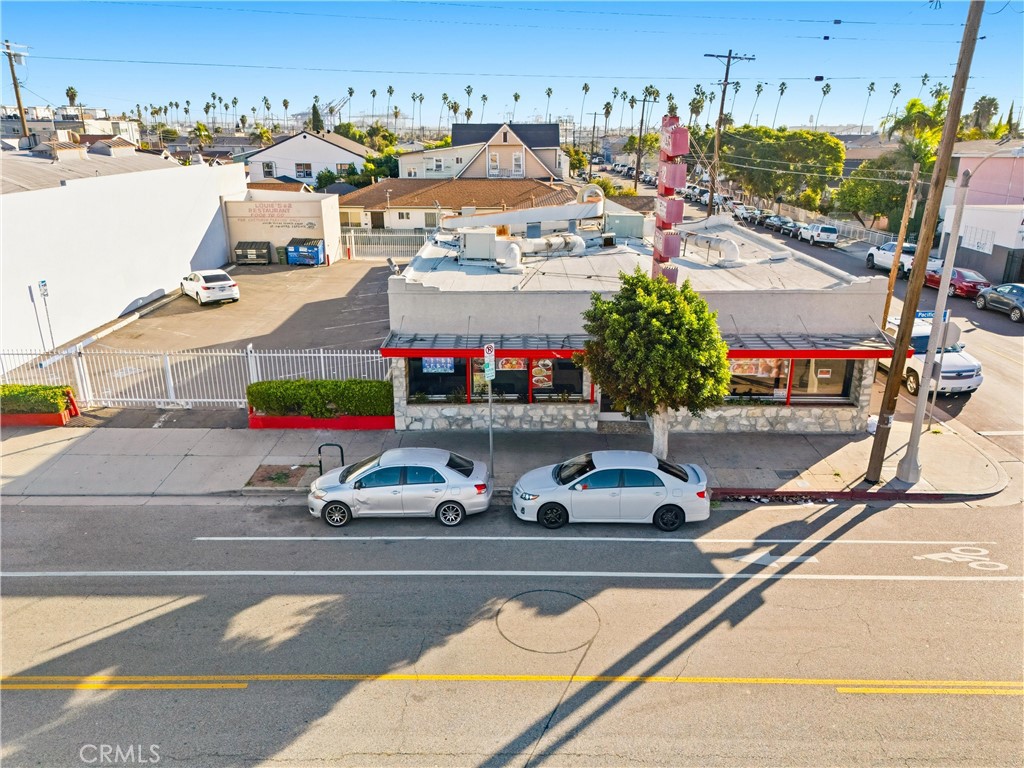 1930 S Pacific Property Photo 2