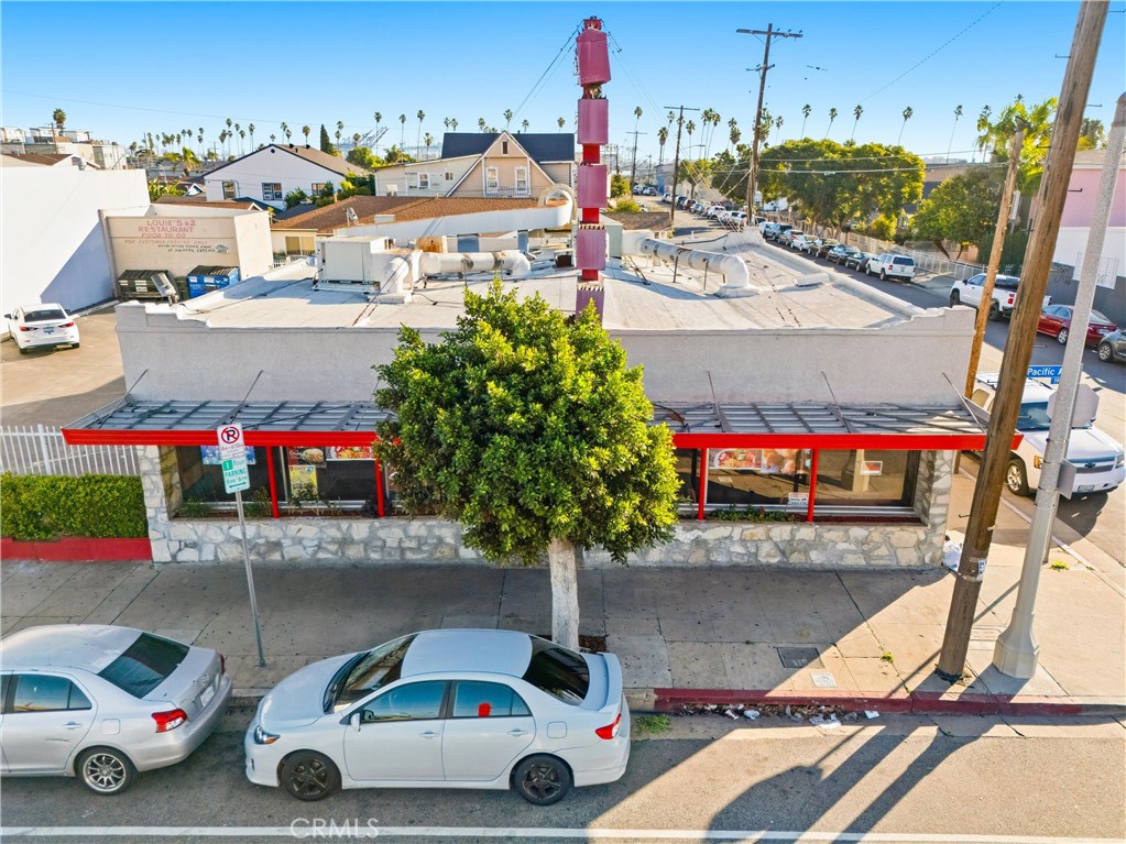 1930 S Pacific Property Photo 3