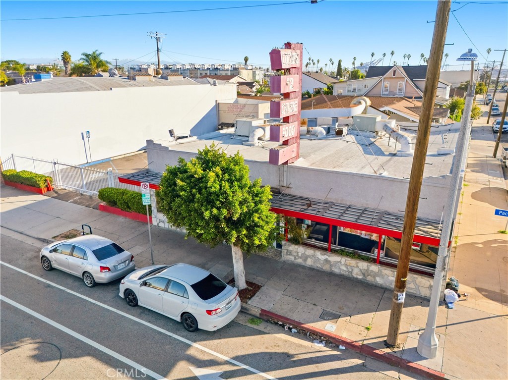 1930 S Pacific Property Photo 4