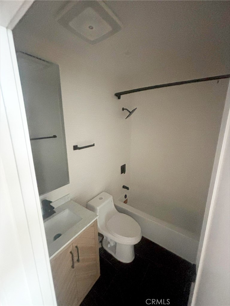 2626 Cloverfield Property Photo 9