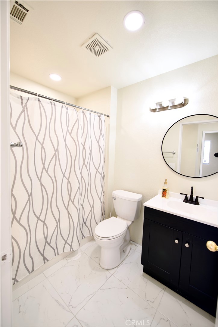 17816 Tahoe Court Property Photo 6