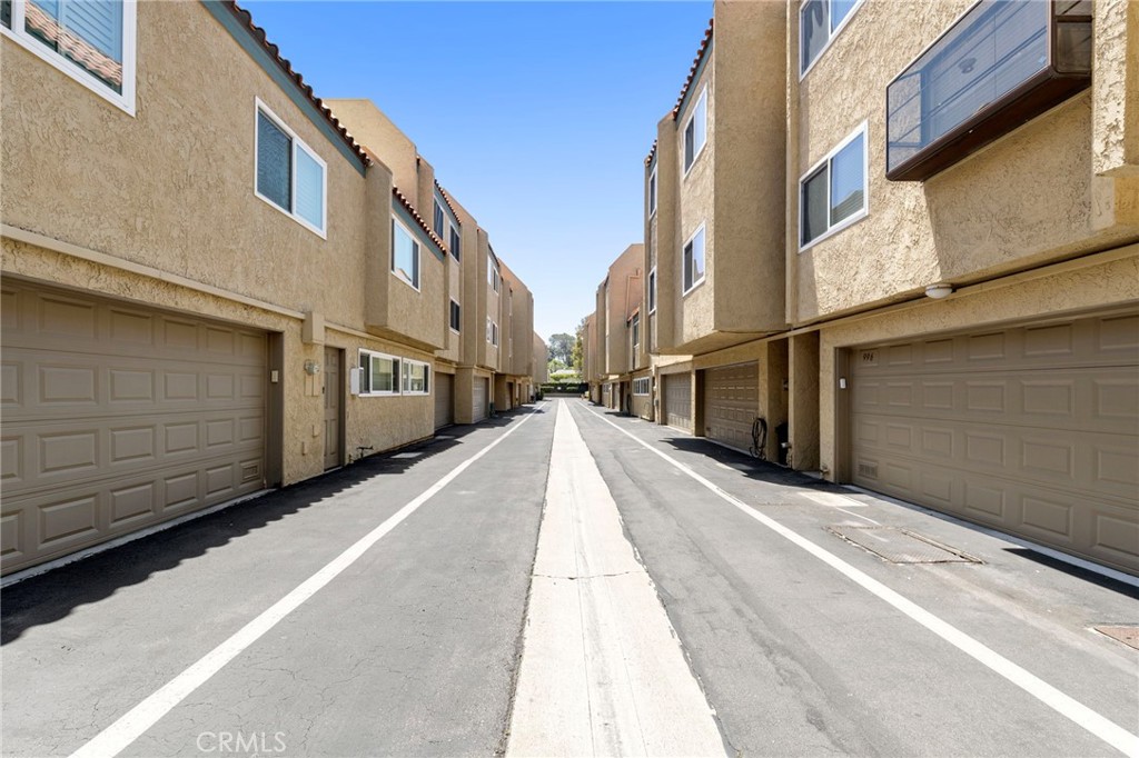 1028 Palo Verde Avenue Property Photo 32