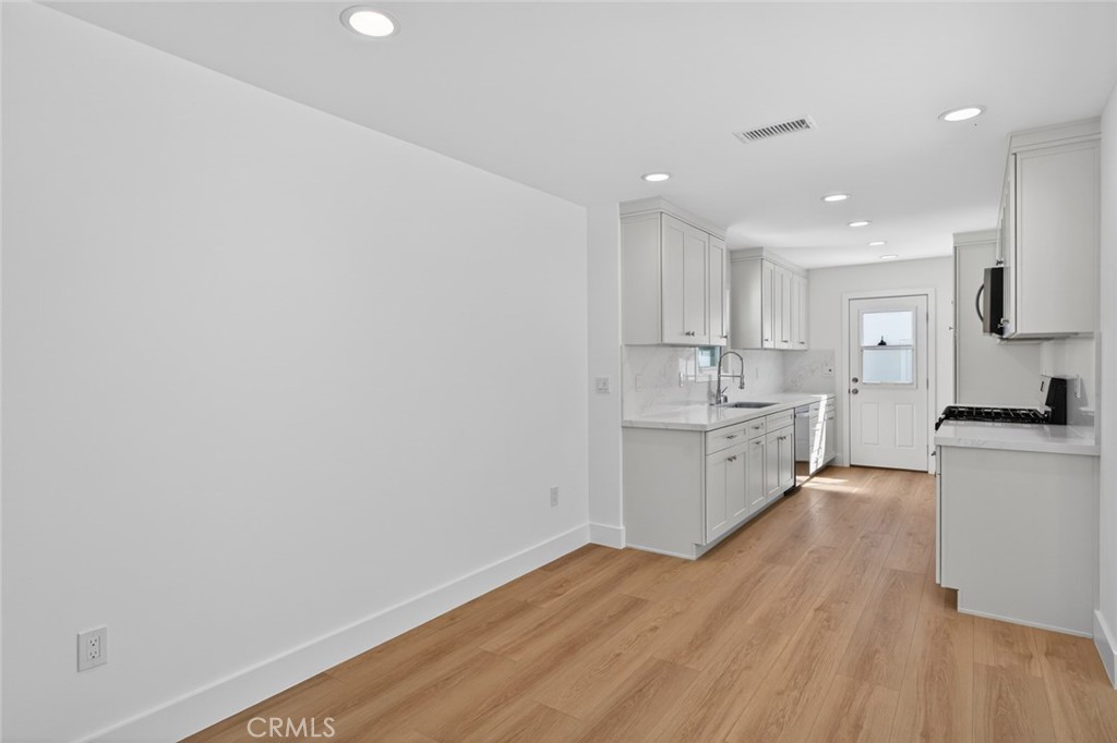 155 Pasadena Property Photo 4