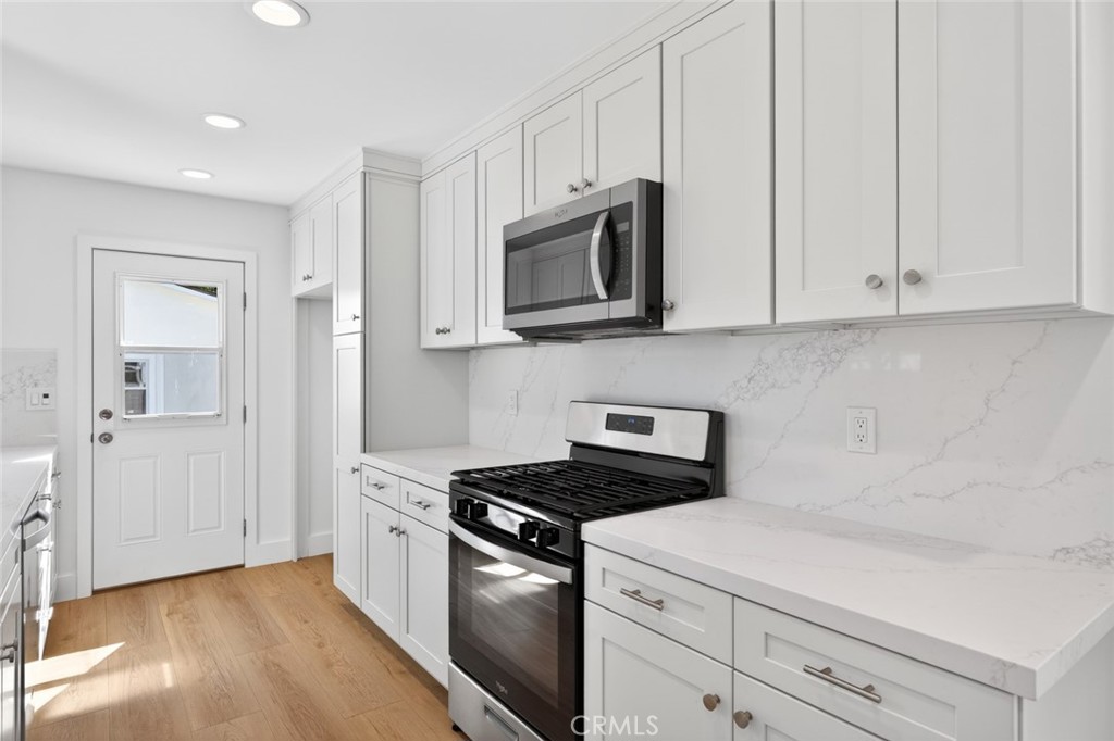 155 Pasadena Property Photo 6