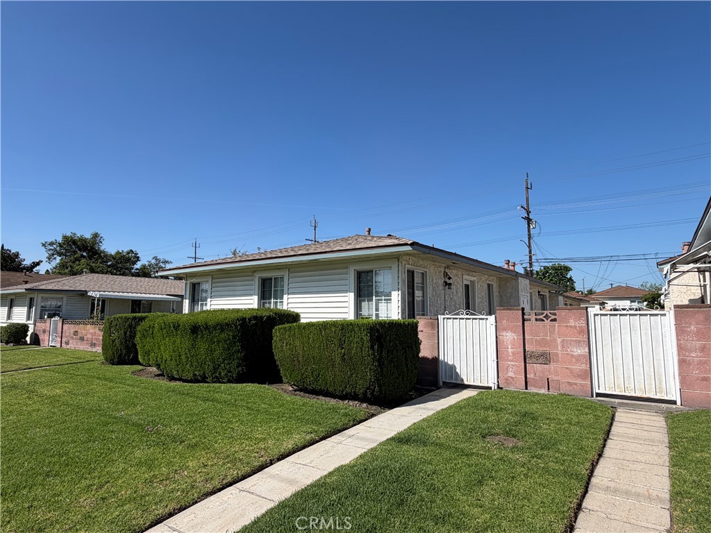 1749 N Hollywood Property Photo 4