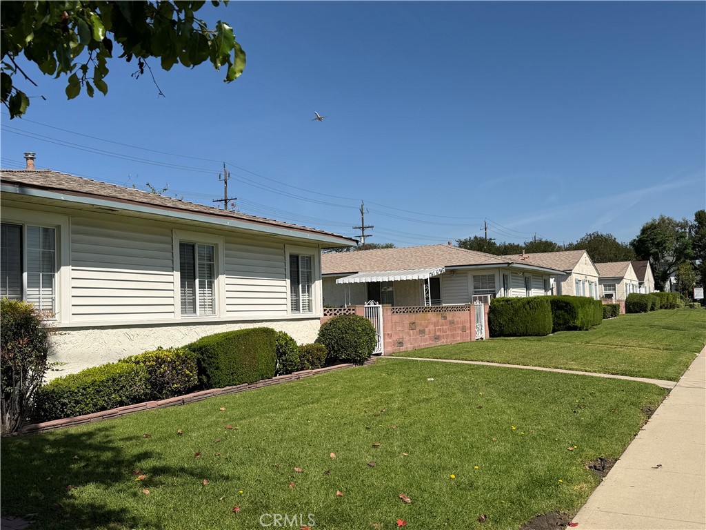 1749 N Hollywood Property Photo 5