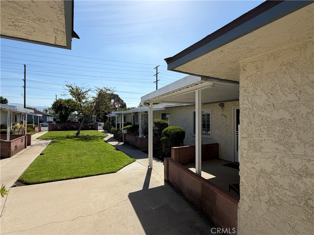 1749 N Hollywood Property Photo 6