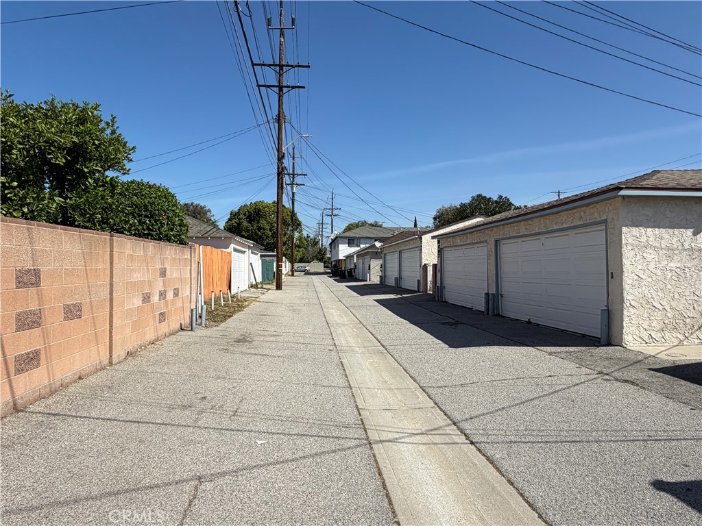1749 N Hollywood Property Photo 8
