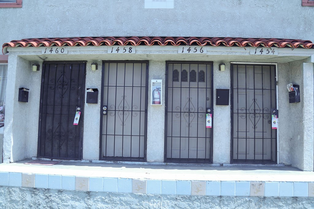 1454 Magnolia Property Photo 1