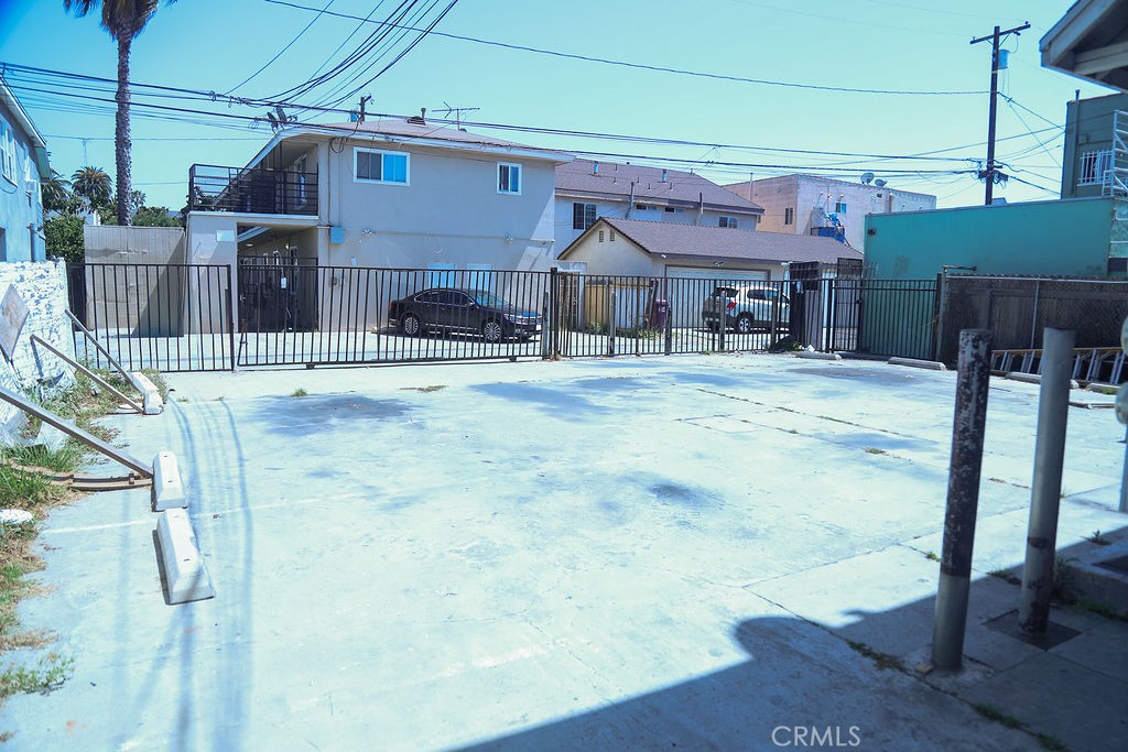 1454 Magnolia Property Photo 3