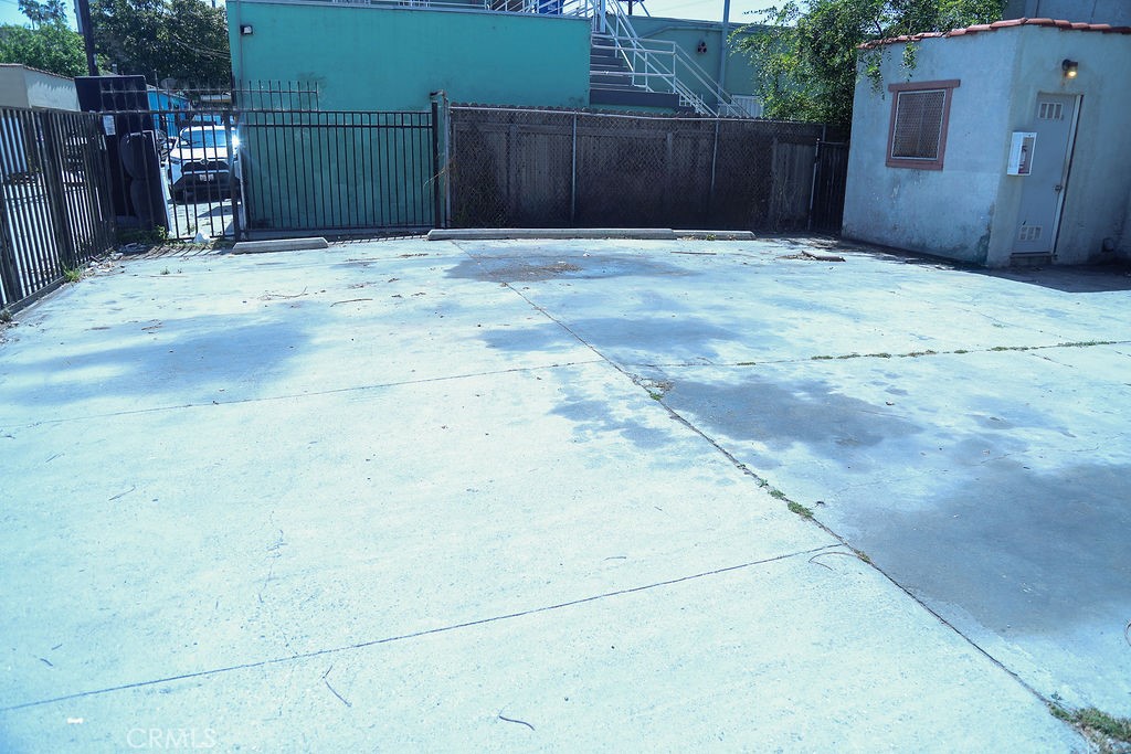 1454 Magnolia Property Photo 6