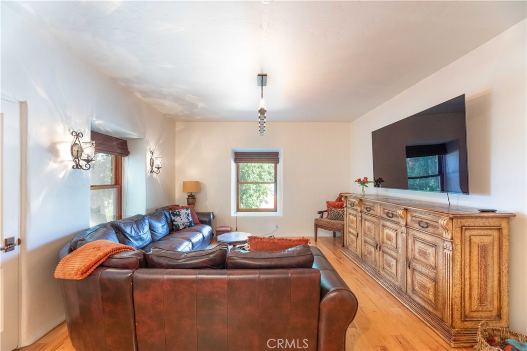 1615 Halsey Street Property Photo 21