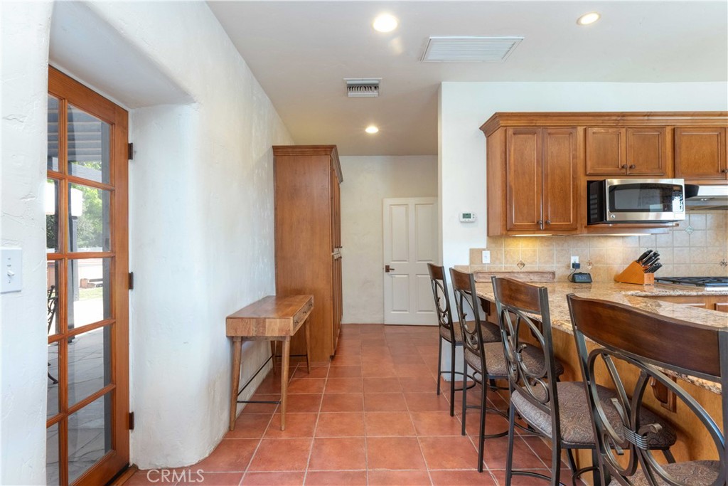 1615 Halsey Street Property Photo 27