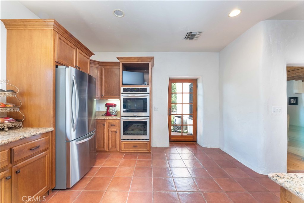 1615 Halsey Street Property Photo 28