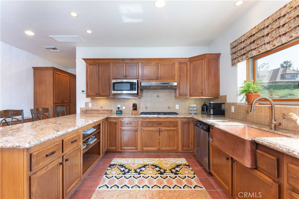 1615 Halsey Street Property Photo 29