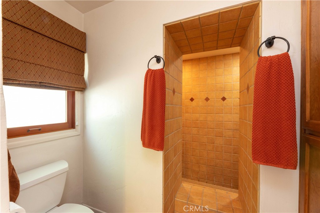 1615 Halsey Street Property Photo 33