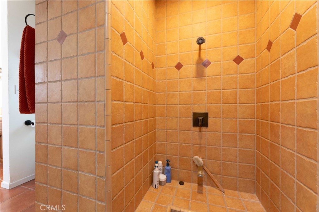 1615 Halsey Street Property Photo 35