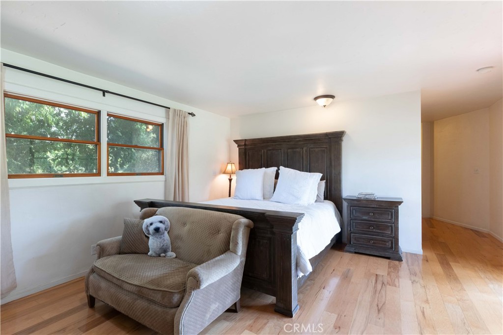 1615 Halsey Street Property Photo 38