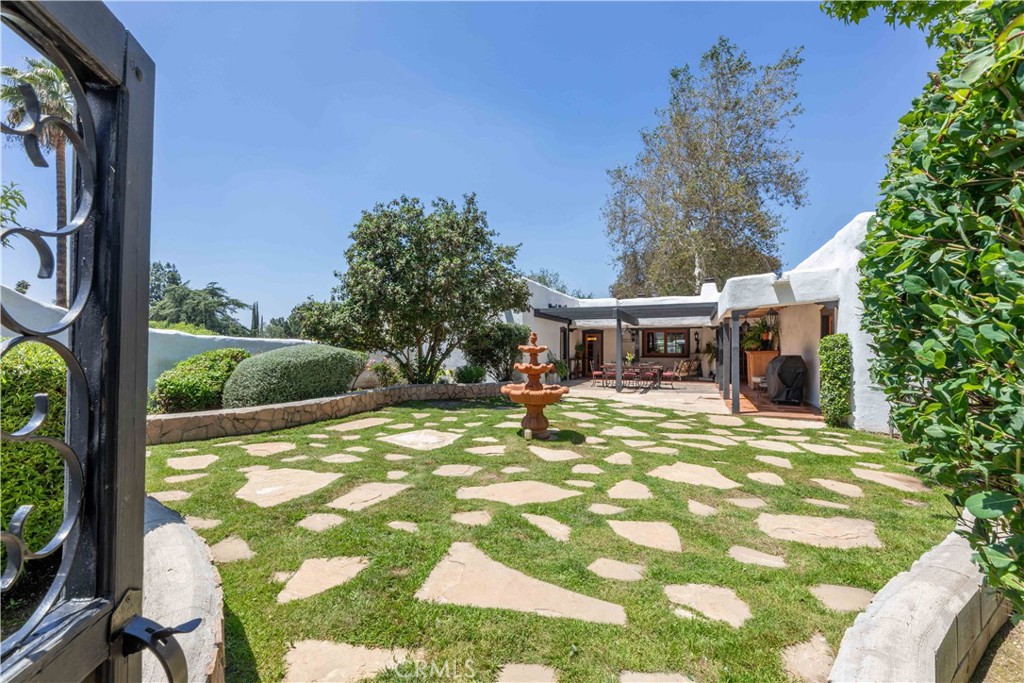 1615 Halsey Street Property Photo 46