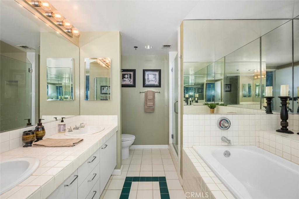 525 E Seaside Way 904 Property Photo 22
