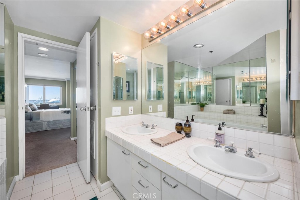 525 E Seaside Way 904 Property Photo 23